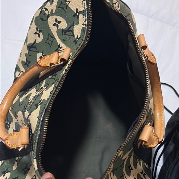 Faux Louis Vuitton Green and Tan Monogram Bag - Picture 4 of 7